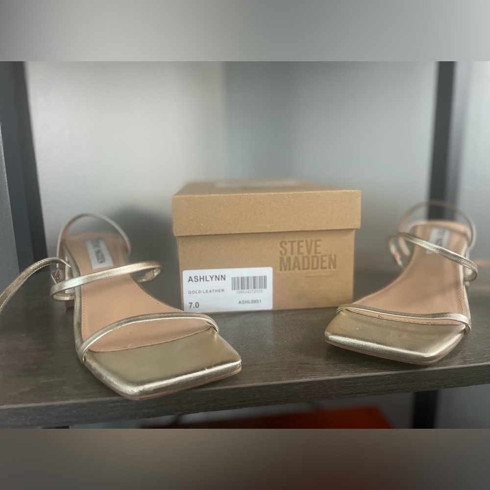Steve Madden- Ashlynn Gold Leather Heel- Worn once